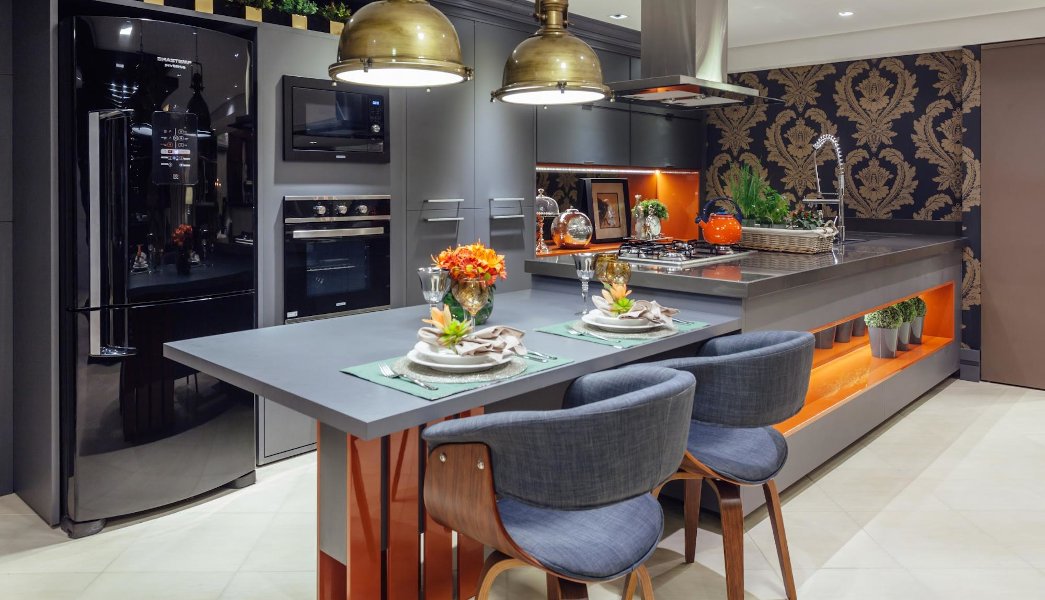 Ilha Multifuncional com Cooktop Integrado e Espaço para Refeições - ideia