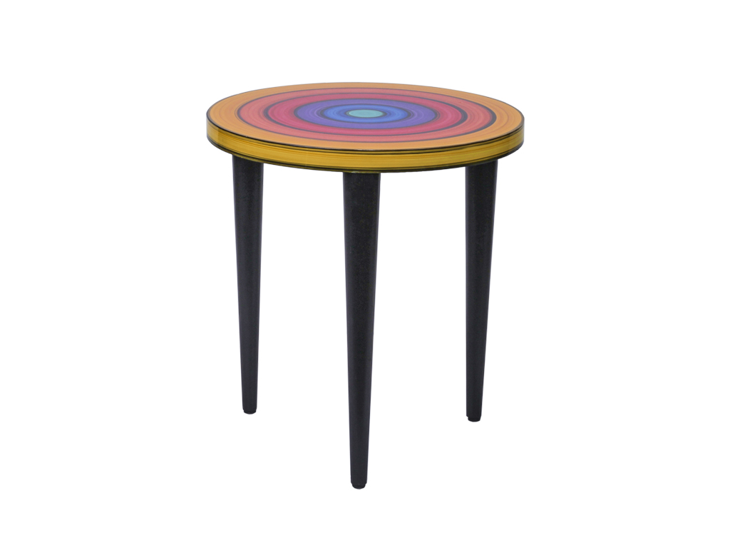 Mesa Lateral Colorida com Objetos Garimpados - inspiração