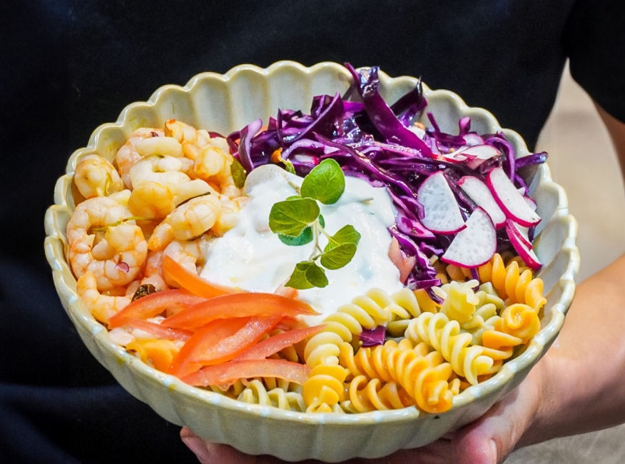 Salada de Frango com Molho de Iogurte, Hortelã e Pepino - ideia
