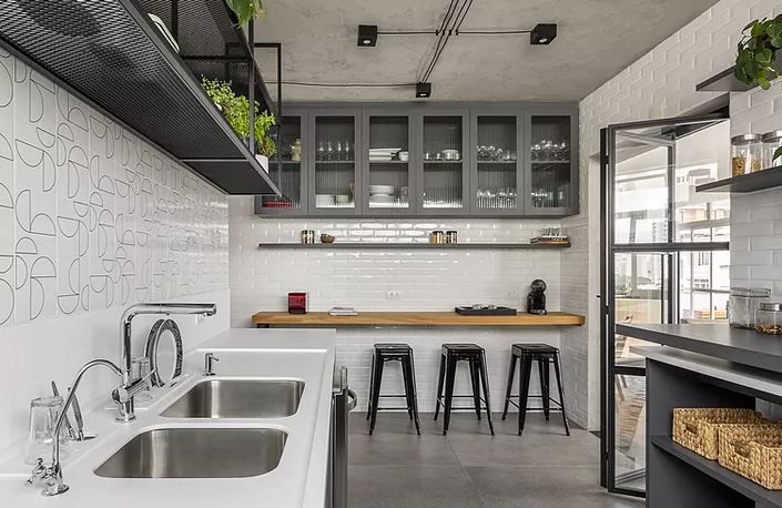 Cozinha Cinza com Estilo Industrial: Concreto Aparente e Tubulações à Vista! - inspiração