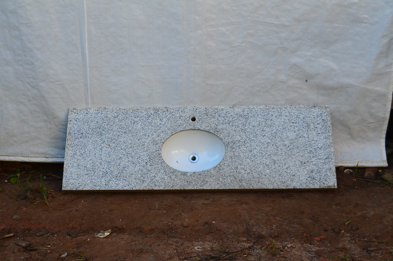 Cinza Corumbazinho Minimalista: Solução Econômica e Charmosa para Lavanderias - detalhe