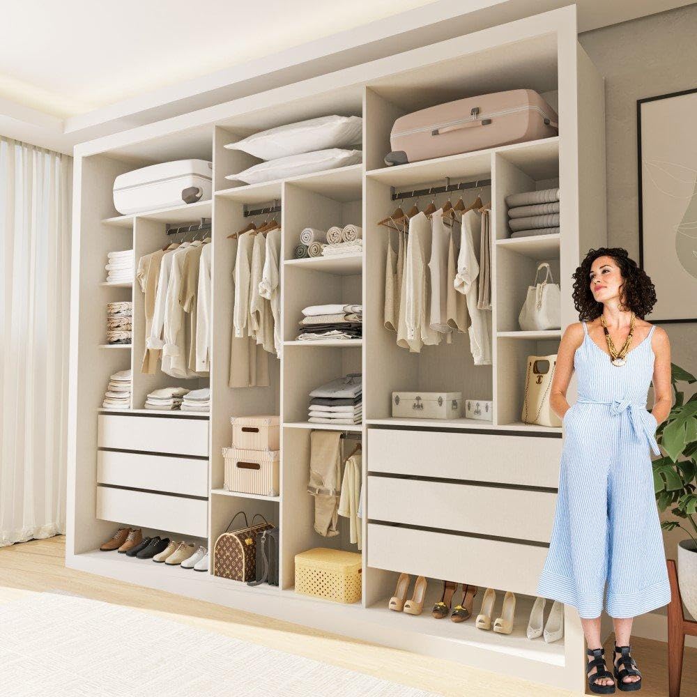 Minimalismo Inteligente: Closet com Módulos de MDF e Cores Claras - inspiração