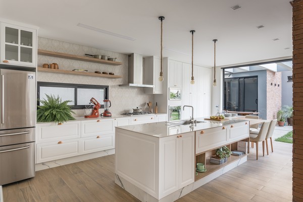 Detalhes que Encantam: Cozinha Provençal com Louças Expostas - detalhe