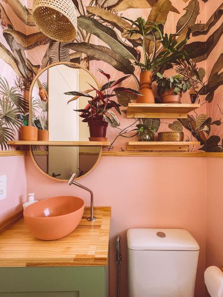 Banheiro Moderno com Cimento Queimado e Cobre - ideia