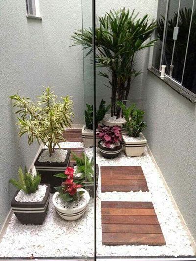 Jardim de Inverno Moderno com Pedras Brancas e Cactos - inspiração
