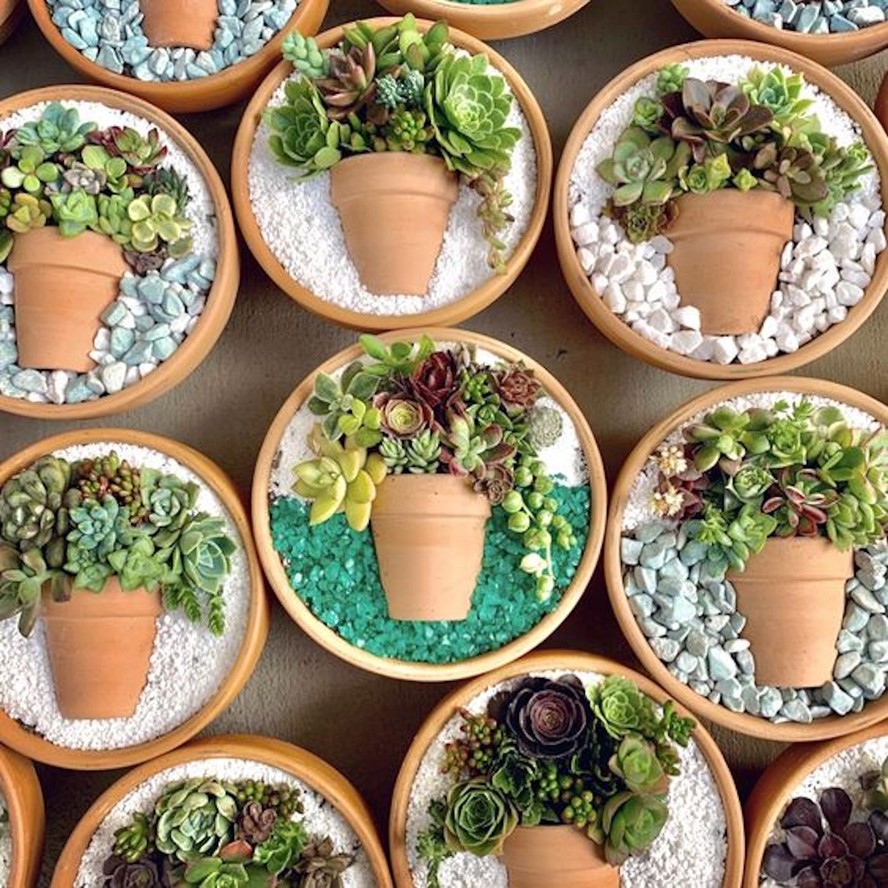 Vasos Decorados com Mosaicos: Cores e Texturas Vibrantes - ideia