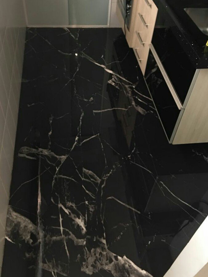 Porcelanato Líquido Preto Absoluto: Minimalismo e Impacto Visual Garantidos - inspiração