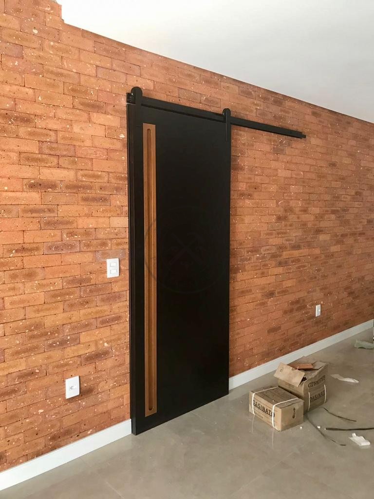 Porta com Puxador Inusitado: Design que Surpreende - detalhe