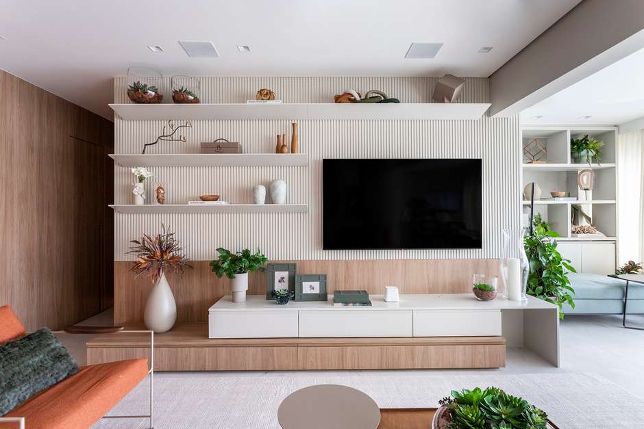 Home Office Escondido em Armário: Discreto e Funcional - ideia