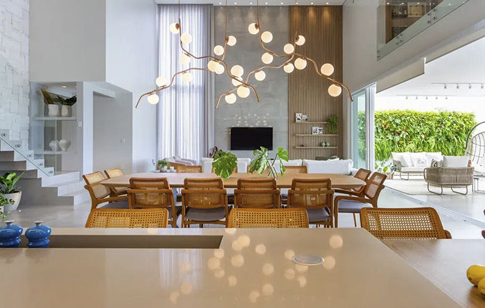 Com Espelhos Estratégicos: Ampliando a Luz e o Espaço - ideia