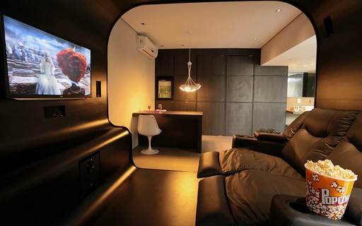 Suíte Cinematográfica com Telão e Sistema de Som Imersivo - inspiração