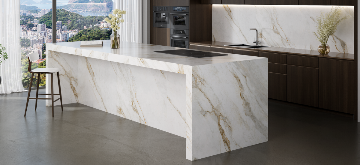 Com Painéis de Nogueira: Aconchego e Sofisticação - inspiração