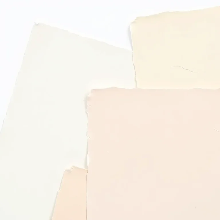 Amostras de tinta para azulejo em tons pastel.