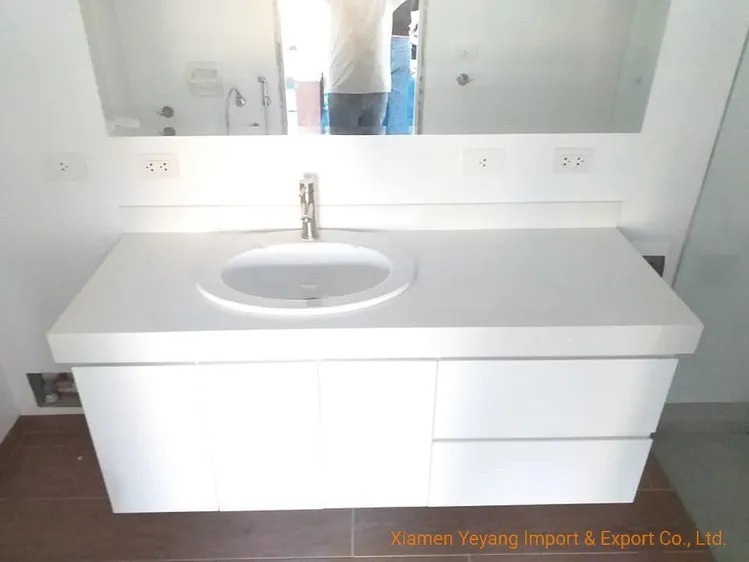 Bancada de Quartzo Branco com Frontão Alto: Toque Clássico e Imponente - detalhe