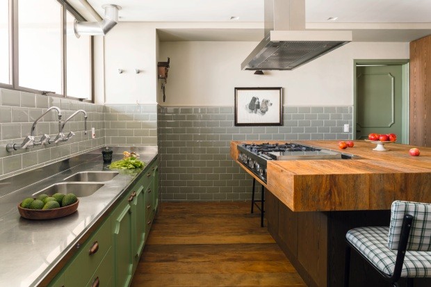 Bancada de Cozinha com Azulejos Vintage: Charme Retrô e Personalidade - inspiração