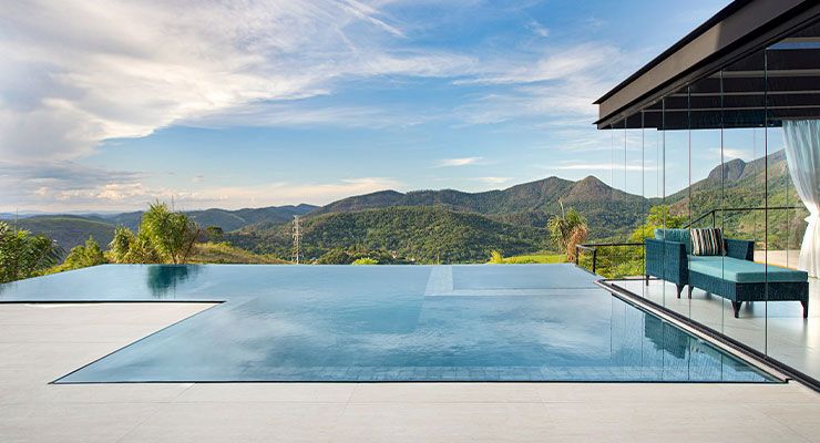 Com Borda Infinita e Vista Panorâmica - inspiração