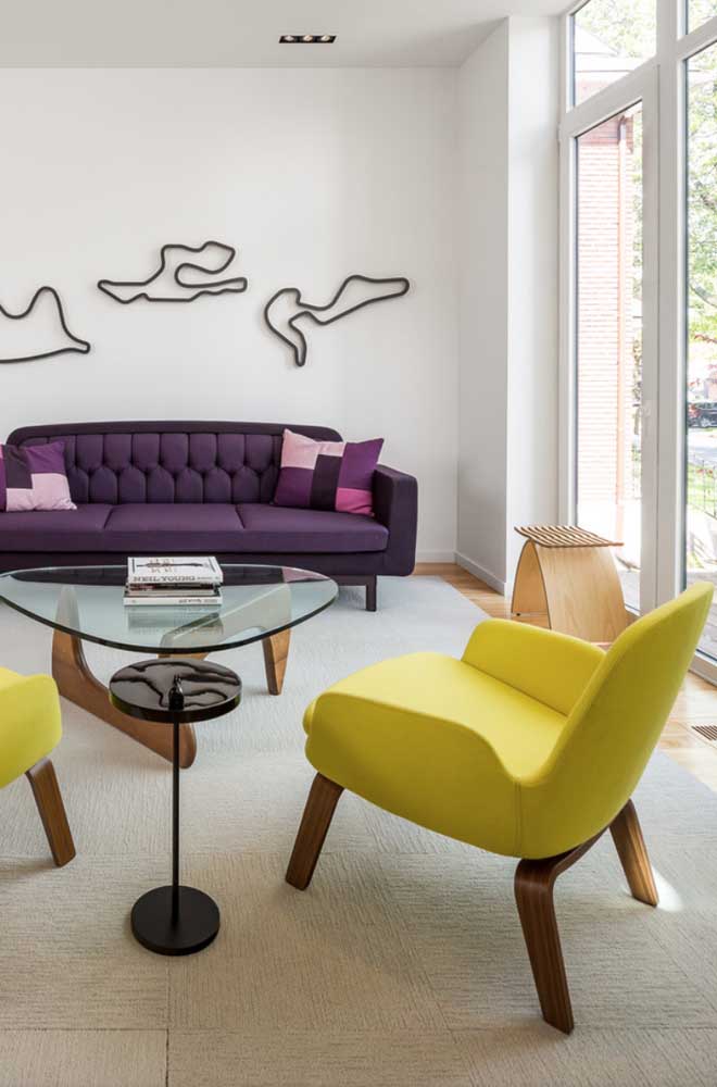 Sofá Bicolor: Uma Explosão de Personalidade - detalhe