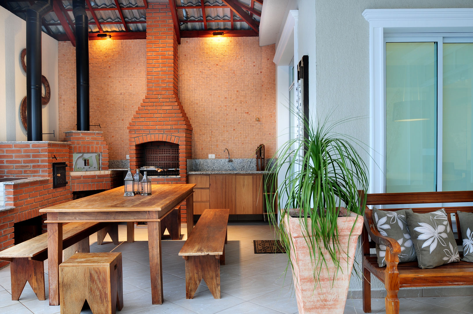 Churrasqueira Vintage: Charme Retrô com Peças de Demolição e Ferro - inspiração