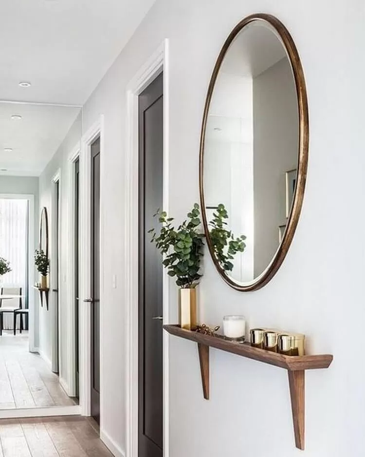 Corredor com Espelho e Iluminação Integrada - detalhe