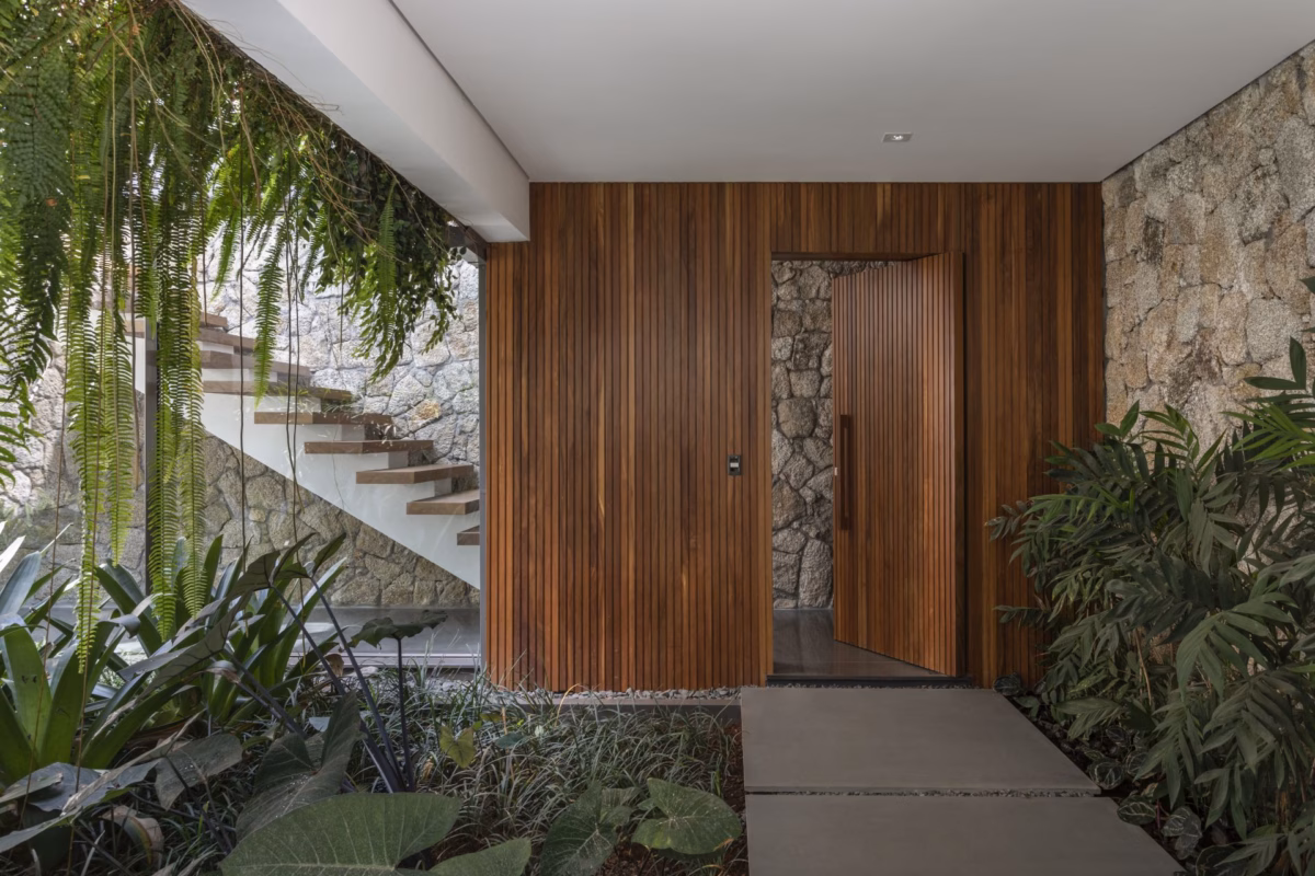 Hall de Entrada Aconchegante com Texturas Naturais e Paleta de Cores Quentes - inspiração