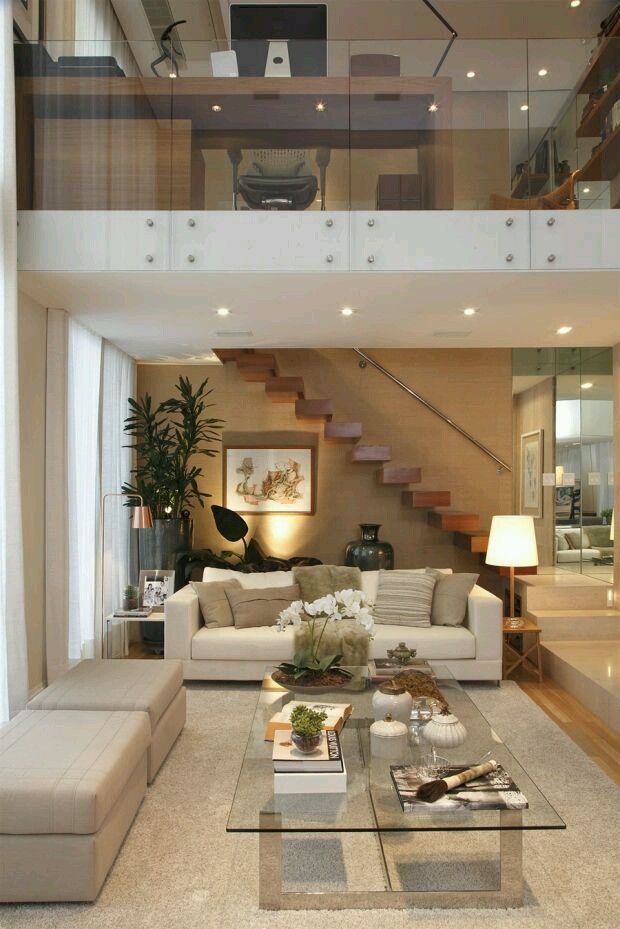 Escada como Galeria de Arte: Quadros e Fotografias que Contam Histórias - detalhe