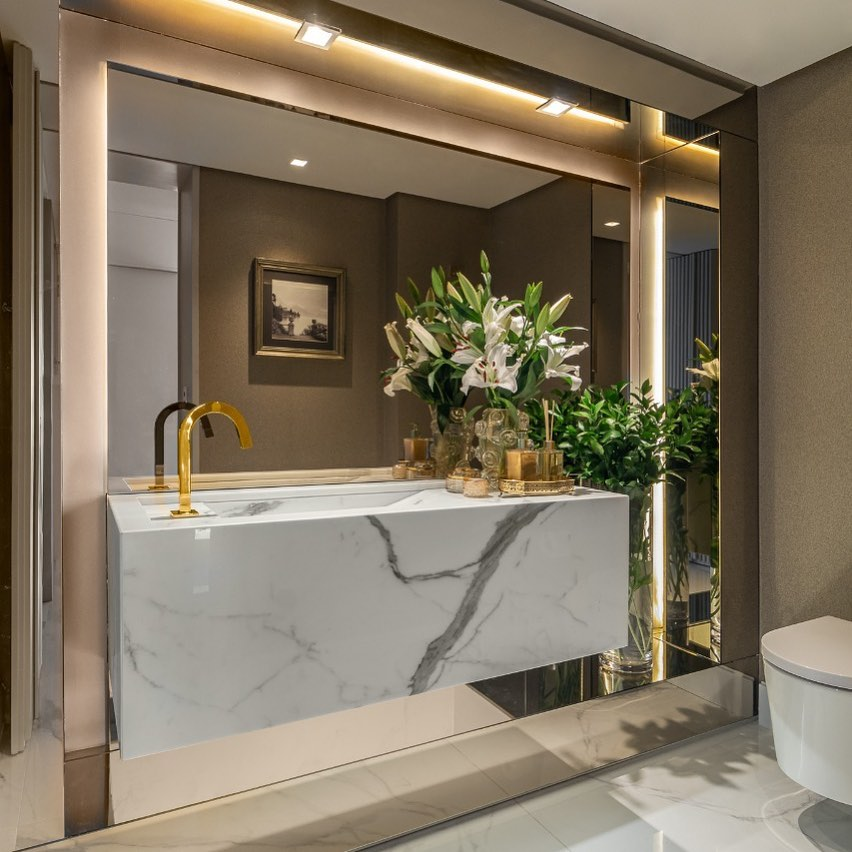 Espelho Cobre com Detalhes Geométricos: Modernidade e Sofisticação - inspiração