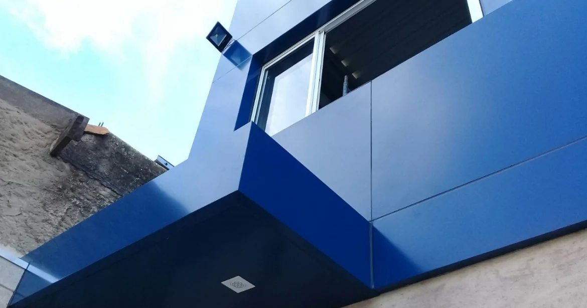 Composição em ACM e Vidro: Elegância e Modernidade em Dobro - ideia