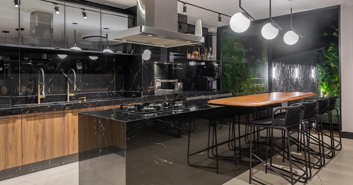 Painéis de TV com Iluminação Embutida: Cinema em Casa com Estilo! - inspiração