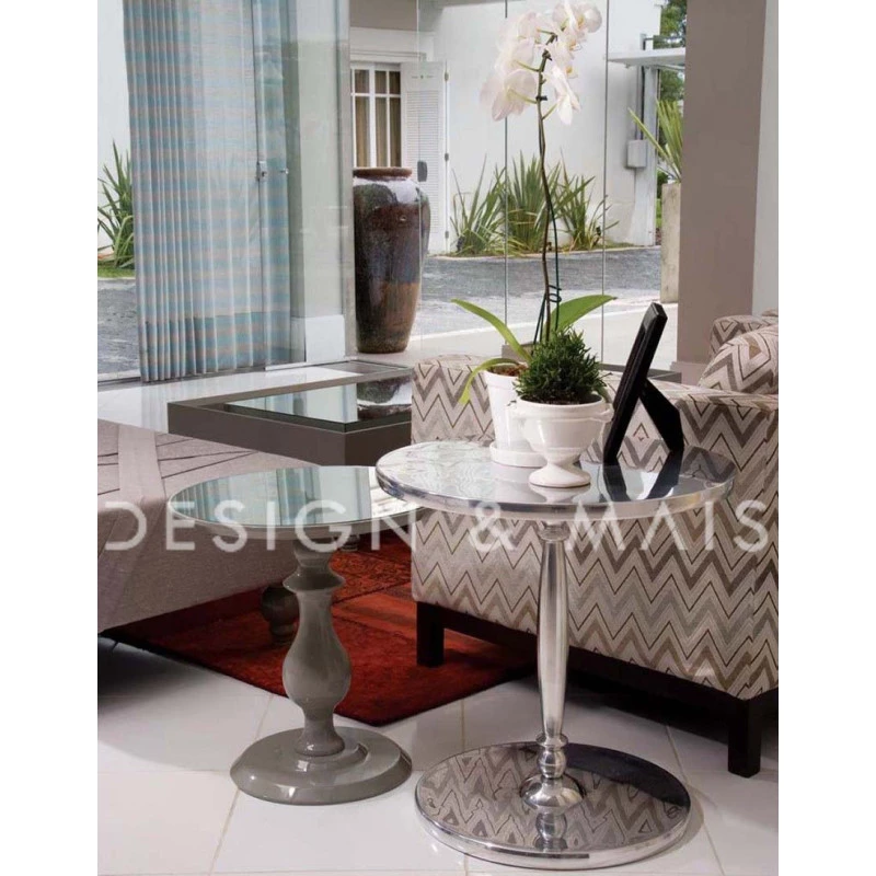 Mesa Lateral Espelhada para Ambientes Glamourosos - detalhe