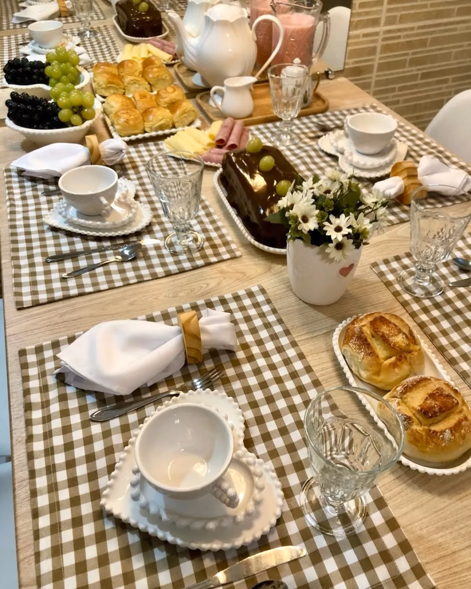 Com Charme Vintage e Louças Antigas - inspiração