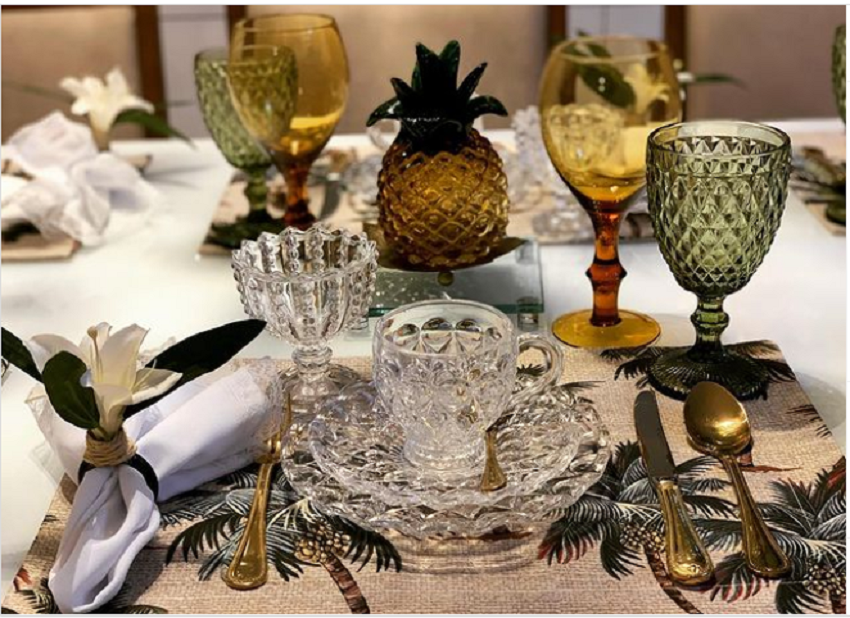 Com Charme Vintage e Louças Antigas - ideia