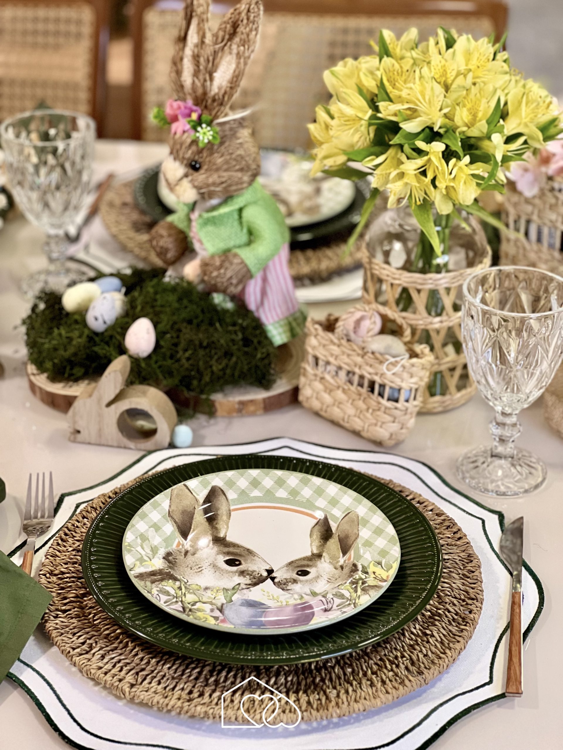 Mesa Posta com Texturas e Elementos da Natureza - ideia