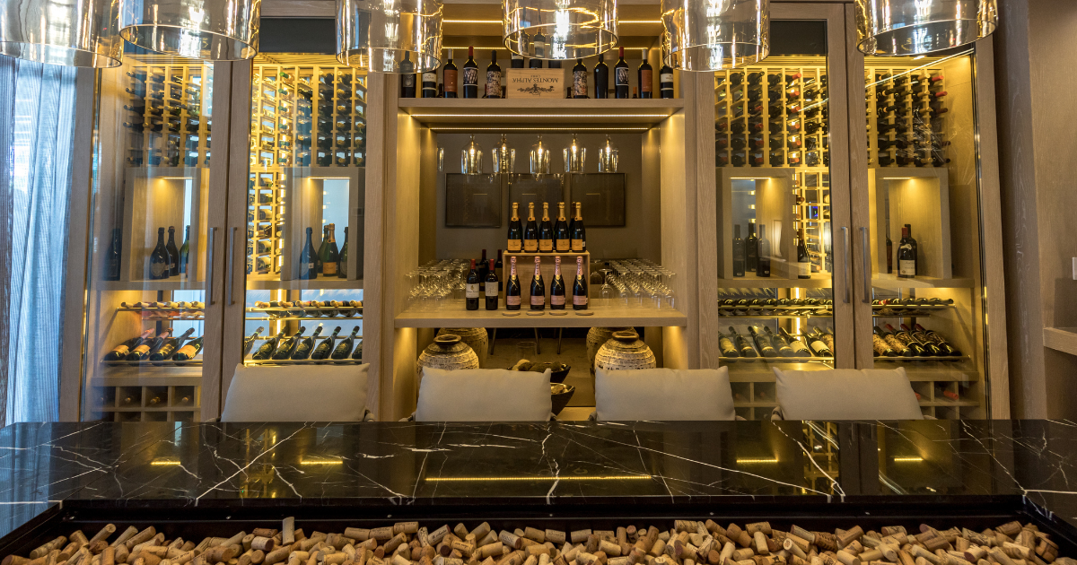 Adega com Tijolinho à Vista: Clássico e Aconchegante - detalhe