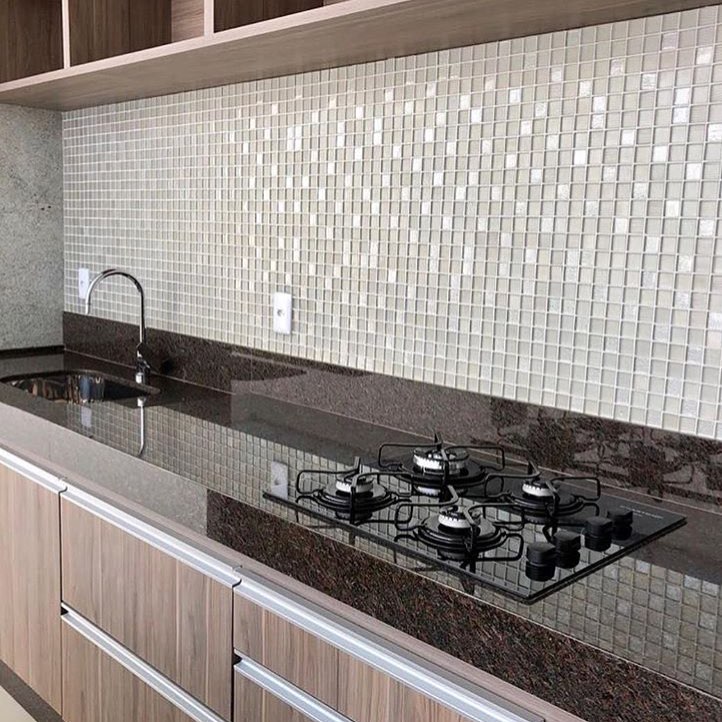 Pastilhas de Vidro Cristalino: Luminosidade e Elegância Refletida - inspiração