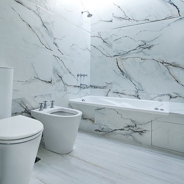 Porcelanato que Imita Mármore Carrara: Um Clássico Repaginado para Seu Banheiro - inspiração