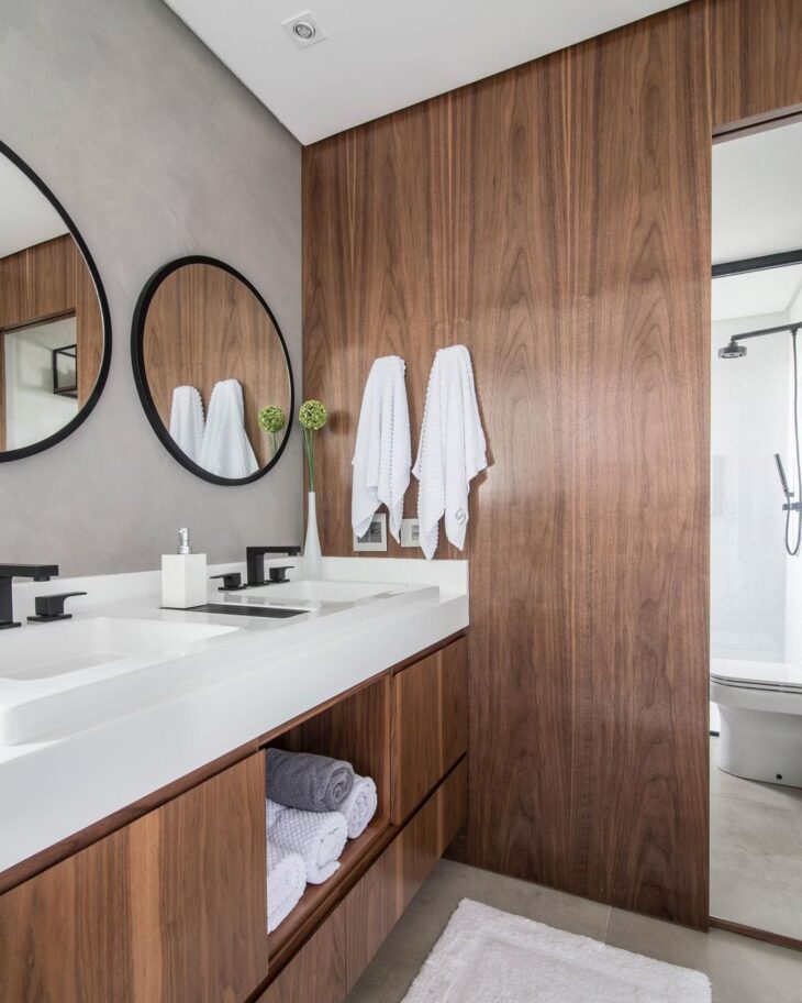 Banheiro Mini com Toque Industrial: Cimento Queimado e Detalhes em Cobre - detalhe