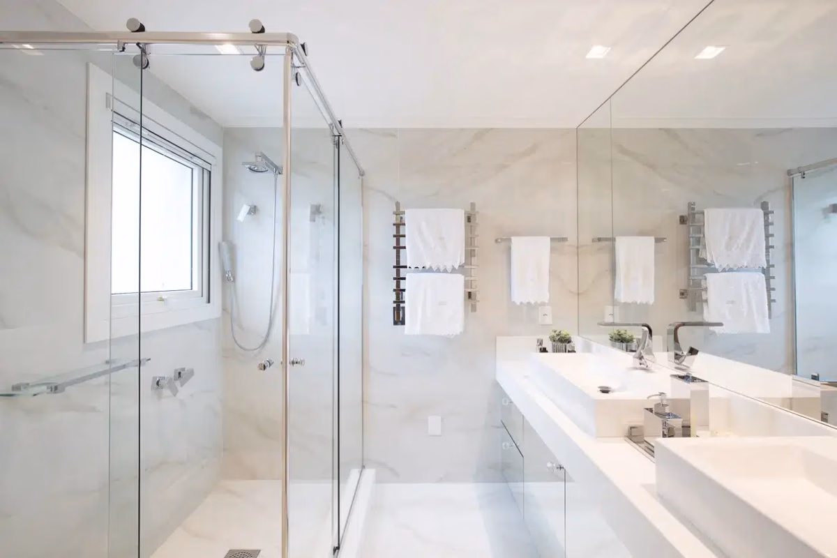 Elegância Atemporal: Revestimento com Porcelanato que Imita Mármore Calacatta - ideia