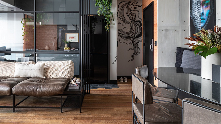 Integrada à Cozinha com Tubulações Expostas e Metais - inspiração