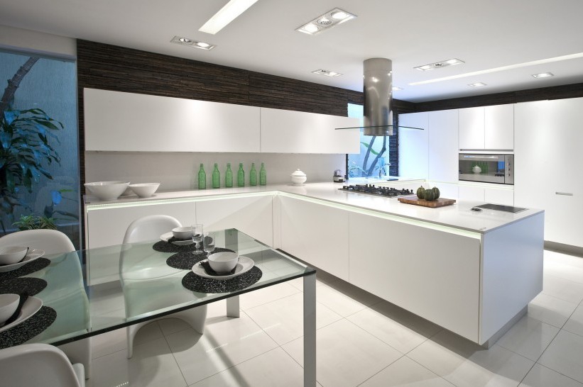 Cozinha Clean e Minimalista com Bancada Silestone Branco Zeus - inspiração
