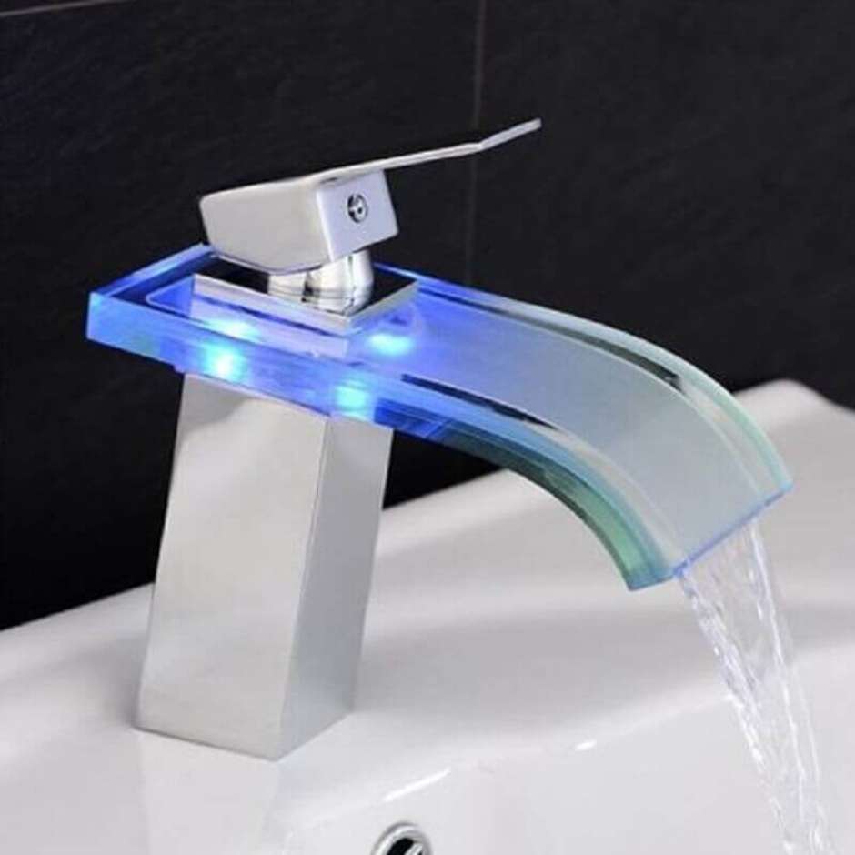 Torneira Cascata: Um Toque de Natureza no Seu Banheiro - ideia