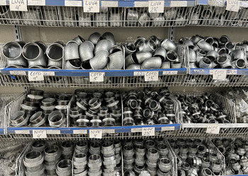 Prateleiras Modulares com Conexões de Compressão: Organize com Estilo e Personalidade - ideia