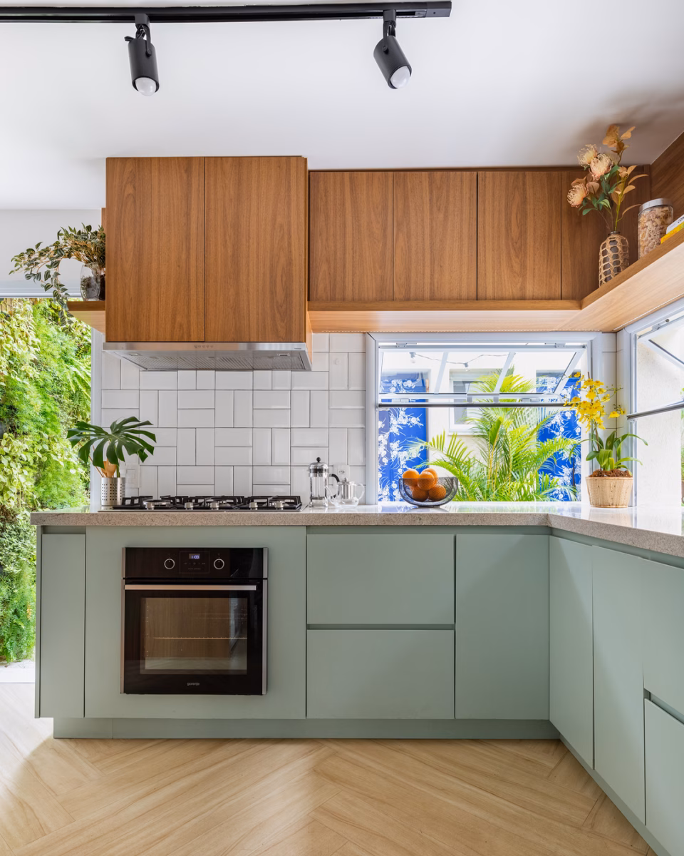 Armários Coloridos e Divertidos: Uma Explosão de Alegria na Cozinha! - detalhe