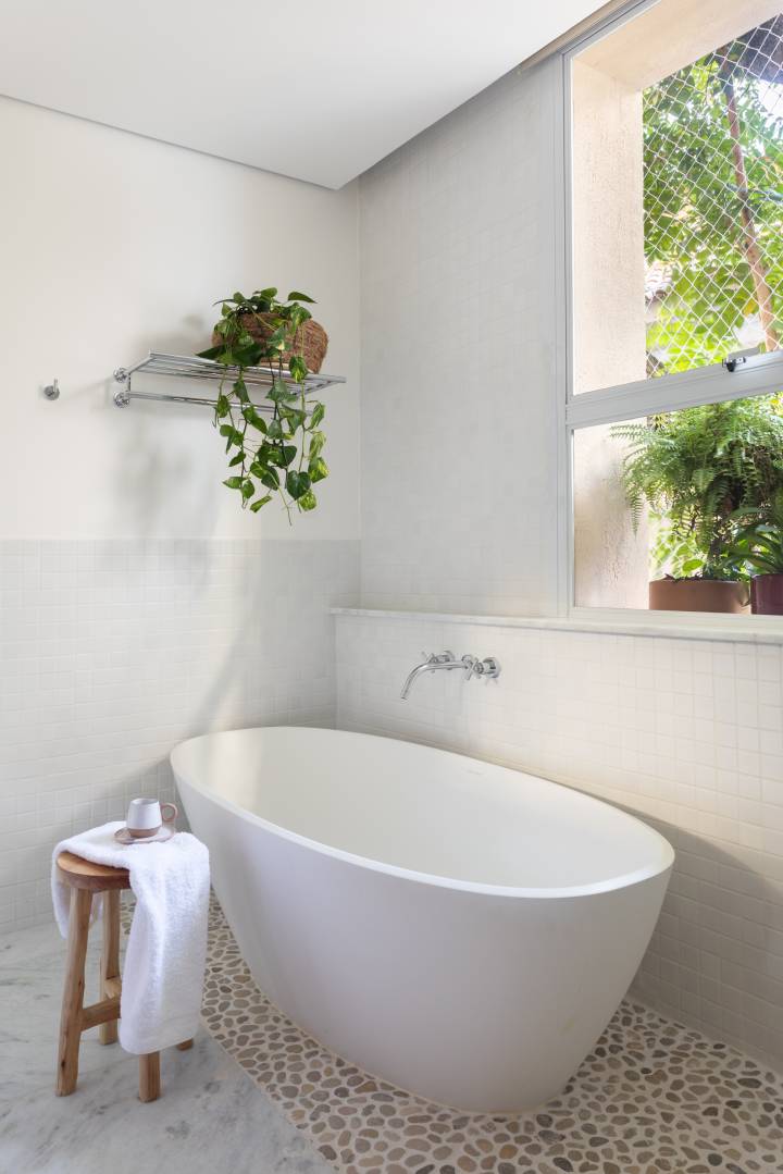 Plantinhas no Box: Um Toque de Natureza Relaxante e Refrescante - detalhe