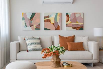 Minimalismo Chic: Painel de Madeira para Aquecer Seu Ambiente - inspiração