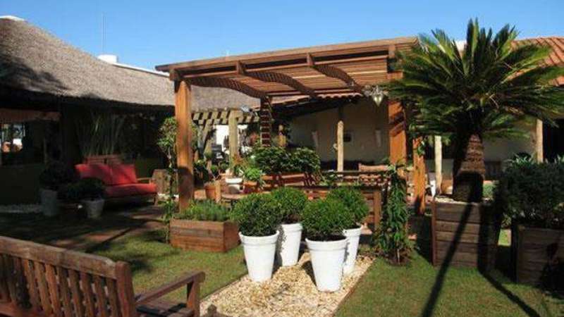 Estilo Rústico-Chique: Madeira Envelhecida e Plantas Silvestres - detalhe