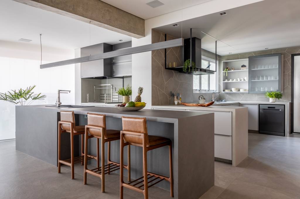 Espaço Otimizado com Bancadas de Granito e Design Funcional - detalhe