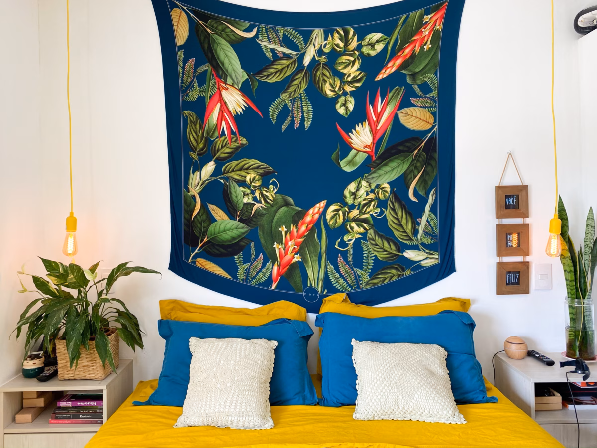 Cabeceira Criativa com Tecido Colorido: Alegria e Personalidade - detalhe