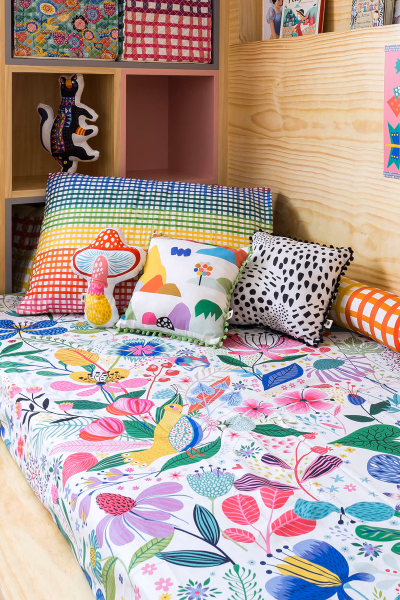 Quarto Pequeno Alegre com Mix de Estampas - inspiração