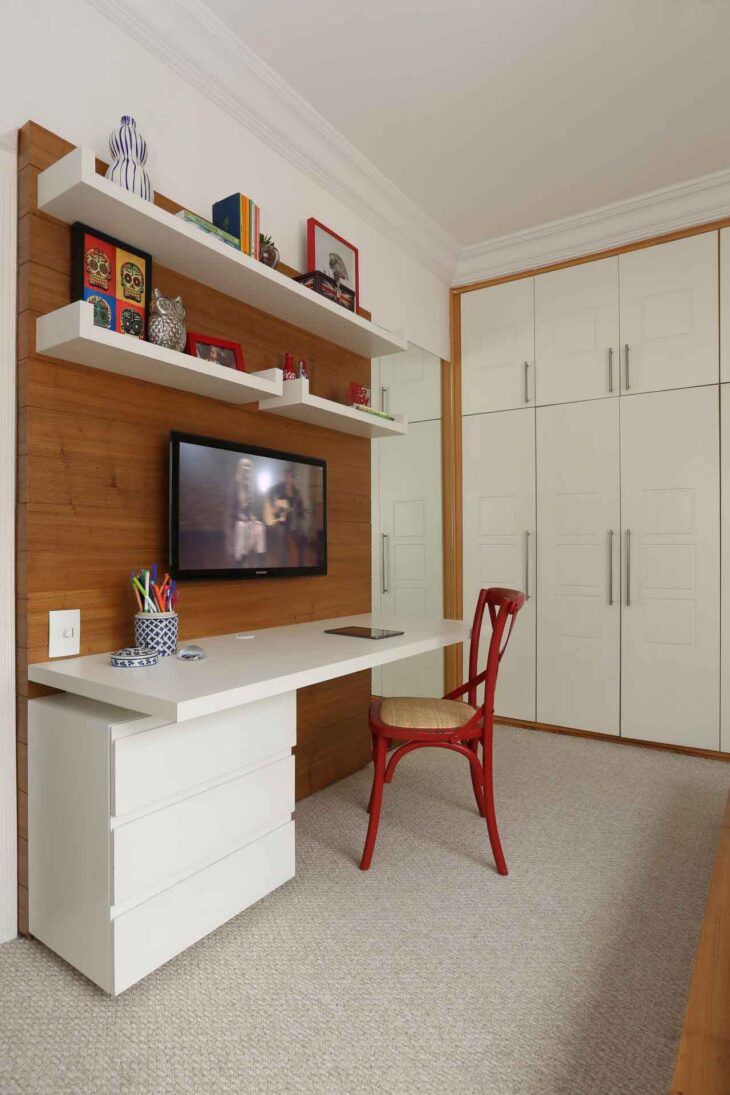 Escrivaninha Suspensa para Otimizar Espaços: Design Inteligente! - detalhe