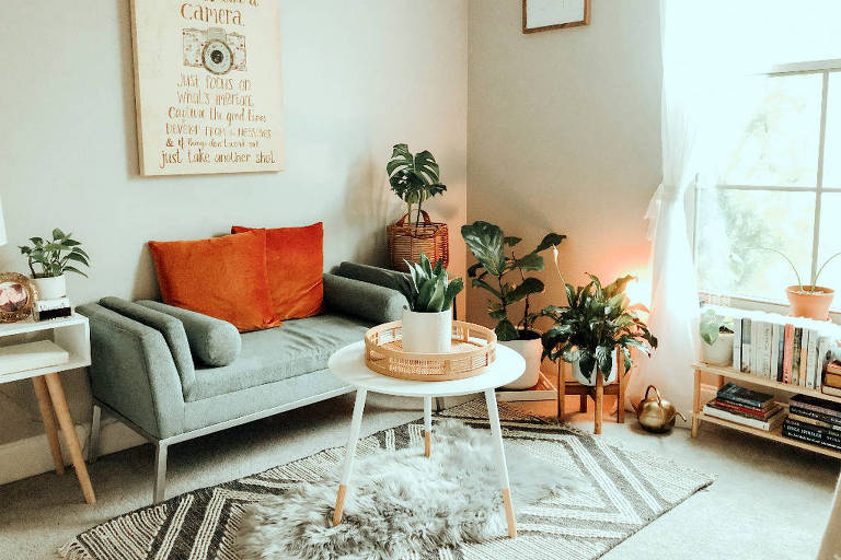 Com Quadros e Objetos de Arte que Inspiram Calma e Serenidade - ideia